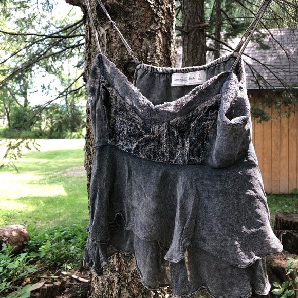 Flowy Ruffle tank top - Picture 2 of 6